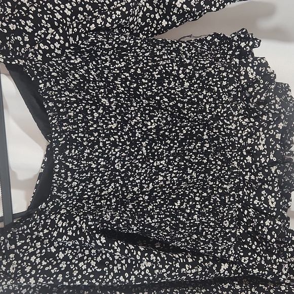 Paisley Blossom Black and White Crop Top Size XS with elastic stretchy - Picture 8 of 9